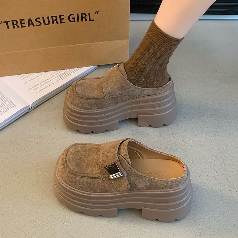 Ženske slip-on cipele s debelim đonom – zatvoren vrh, PVC gornji dio, gumeni đon, okrugli nos