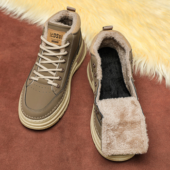 Férfi otthoni papucs műanyag PU felsőrésszel, belső plüss belsővel, elöl fűző, csúszásmentes műanyag talp