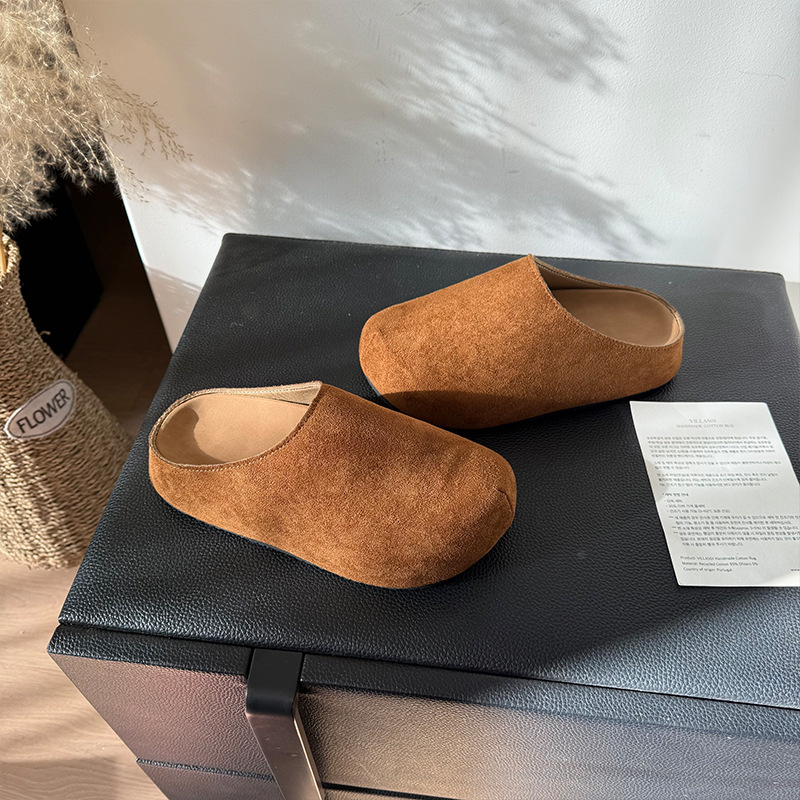 Ženske tenisice u vintage veluru s okruglim vrhom, slip-on dizajn, debela gumena podloga i ugrađeni povećanje visine