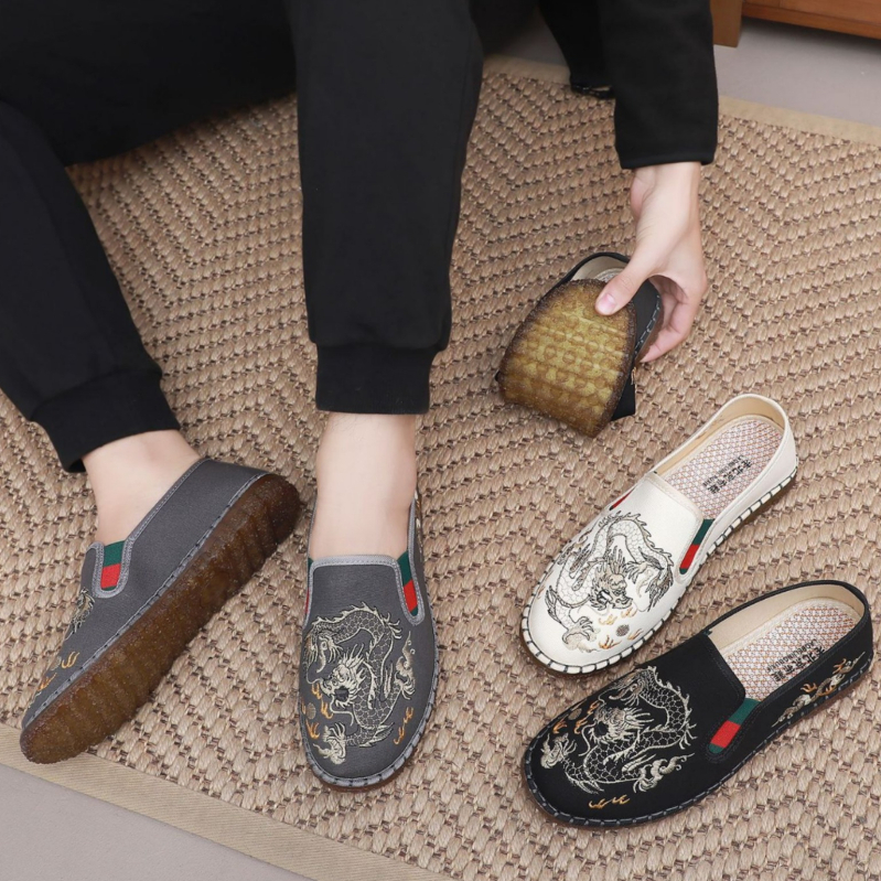 Pantofi Hanfu din pânză cu broderie — vârf rotund, parte superioară din pânză, înălțime medie, închidere elastică, talpă din tendon de vițel