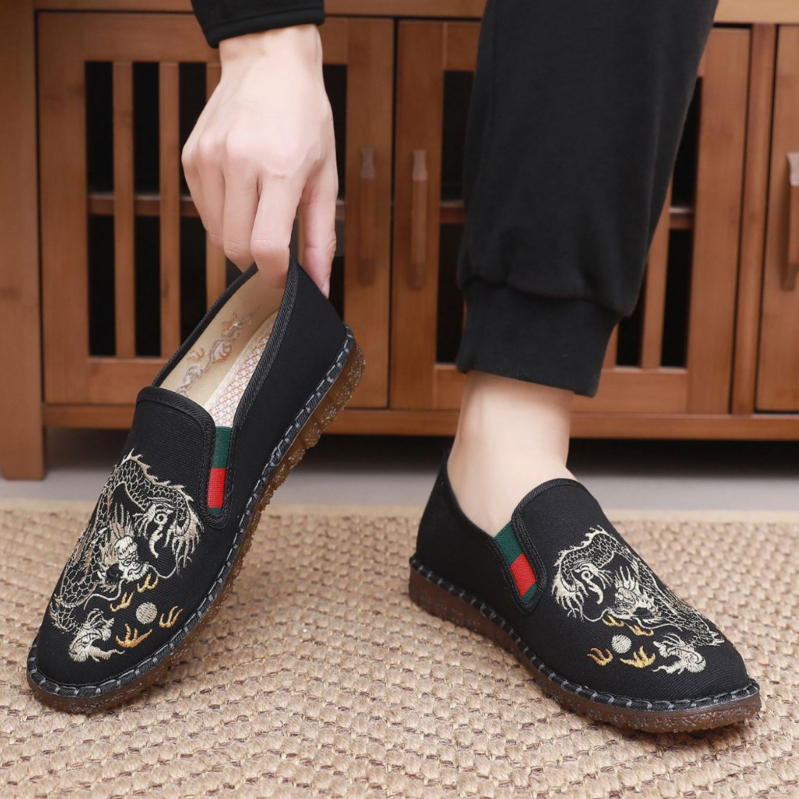 Pantofi Hanfu din pânză cu broderie — vârf rotund, parte superioară din pânză, înălțime medie, închidere elastică, talpă din tendon de vițel