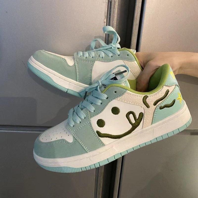 Uniszex vastag talpú casual sportcipő, PU felsőrész, hálós belső, gumitalp, fűzővel záródó