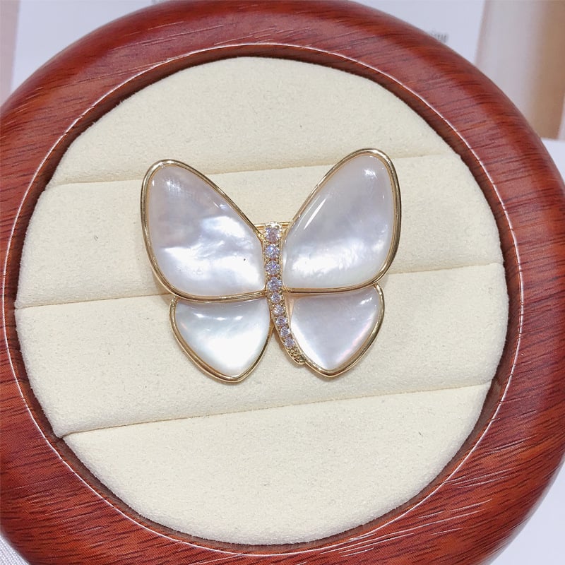 Пеперудена брошка от раковина и пресноводни перли, електроплатирана, дамски моден аксесоар