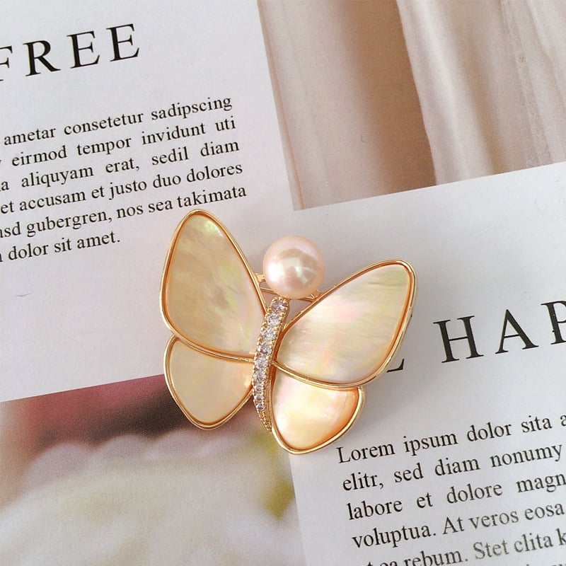 Пеперудена брошка от раковина и пресноводни перли, електроплатирана, дамски моден аксесоар