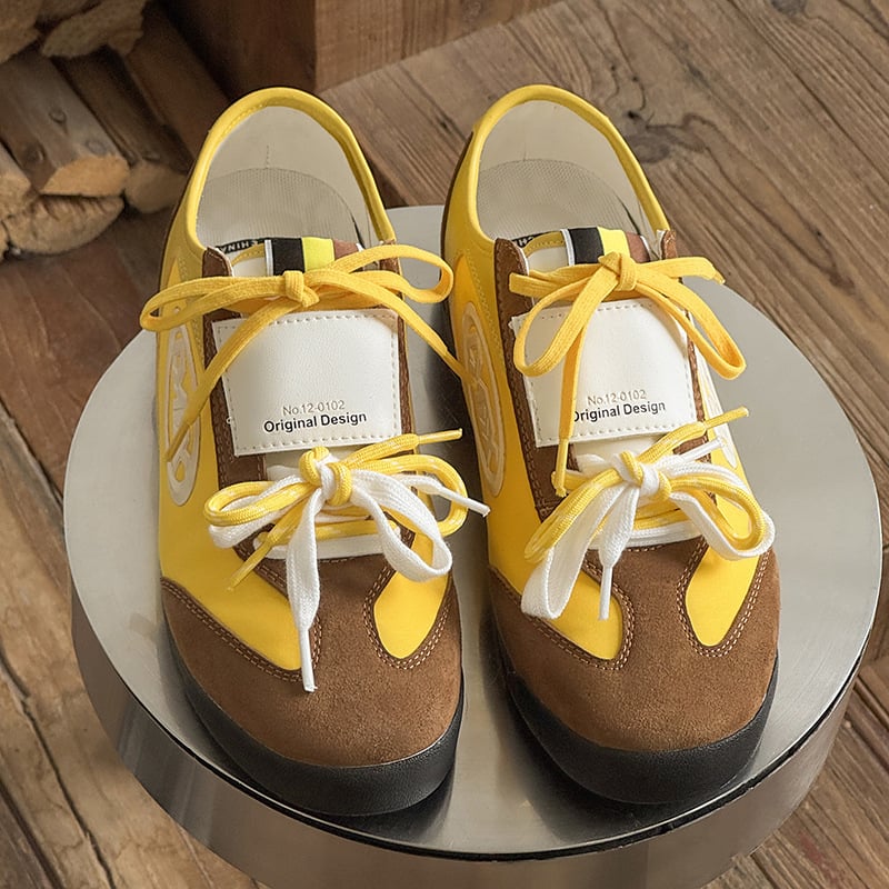 Uniszex sportcipő vastag talppal, matt felsőrész, kerek orr, fűzőzárás