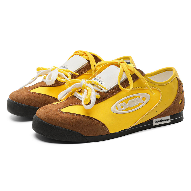 Uniszex sportcipő vastag talppal, matt felsőrész, kerek orr, fűzőzárás