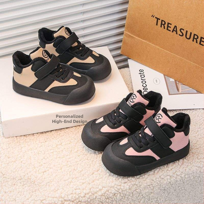 Gyerekeknek szóló őszi–téli futócipők vastag puha talppal és szintetikus bőrből készült felsőrésszel