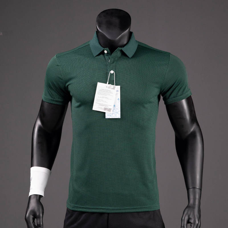 Sportsko polo majica s anti mirisom i brzim sušenjem, prozračna vaflasta pletenina, odvodi vlagu, prilagođeni logotip, kratki rukavi.