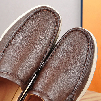 Férfi loaferek természetes bőrből, légáteresztő slip-on, talp habos gumiból, alacsony sarkú 1–3 cm, belső bélés sertésbőr