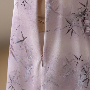 Elegantna ljetna haljina inspirirana kineskim stilom cheongsam, srednja duljina, poliester tkanina, diskasti kopča