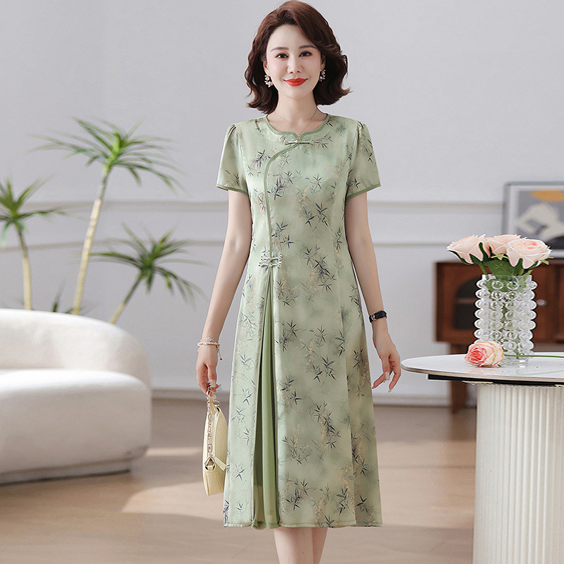 Elegantna ljetna haljina inspirirana kineskim stilom cheongsam, srednja duljina, poliester tkanina, diskasti kopča