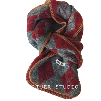 Шал от вълнена смес, плетен с диамантено каре, топъл и уютен за зимния сезон