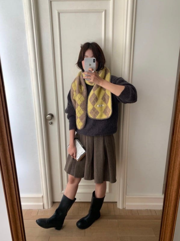 Шал от вълнена смес, плетен с диамантено каре, топъл и уютен за зимния сезон