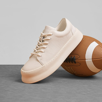 Férfi platformcipő első osztályú marhabőrből, fűzős zárás, gumitalpú, 3–5 cm-es vastag platform, kerek orrú