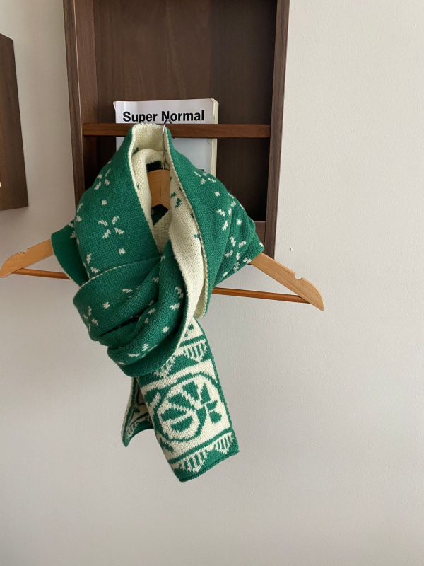 Шал от вълна – warp-knit, plain weave, запазва топлината, зима