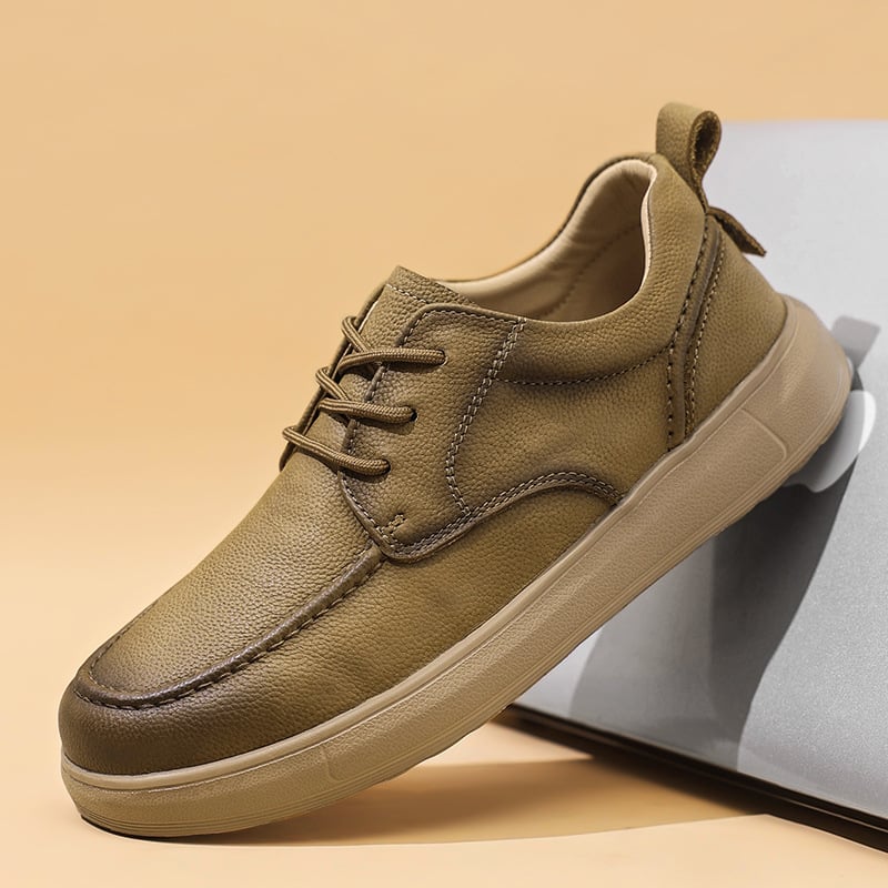 Férfi bőr cipő – felsőrész: első réteg marha bőréből; talp: gumi; talpbetét: PU; belső anyag: műbőr; orrforma: kerek