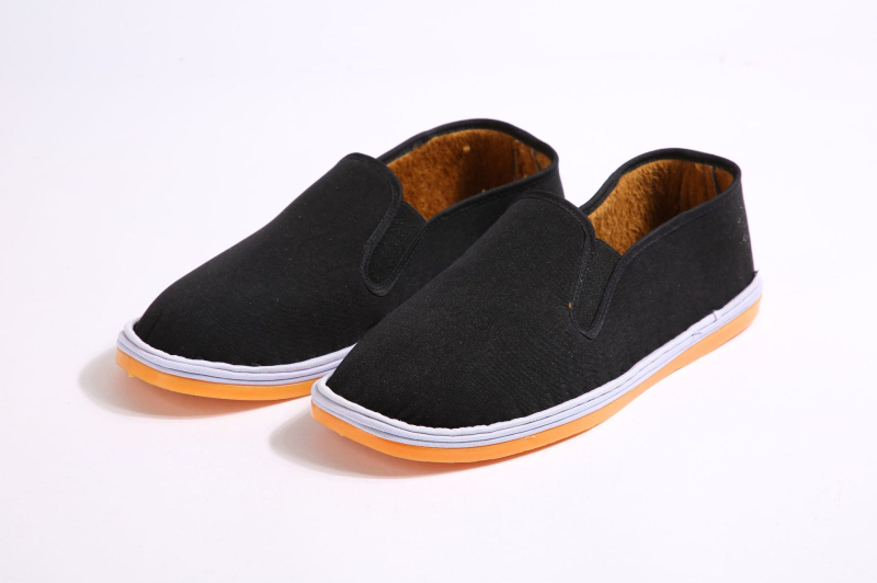 Unisex platnene tenisice s elastičnim otvorom, unutarnja podstava od umjetnog kratkog pliša, potplat od telećih tetiva