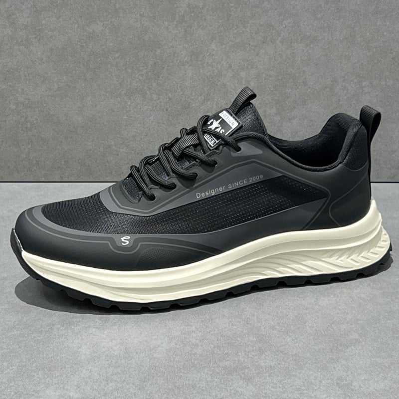 Férfiaknak tervezett vastag talpú sportcipő, légáteresztő Flyknit felsőrész, középmagas bokaszint 3–7 cm, fűzővel záródó, habtalp