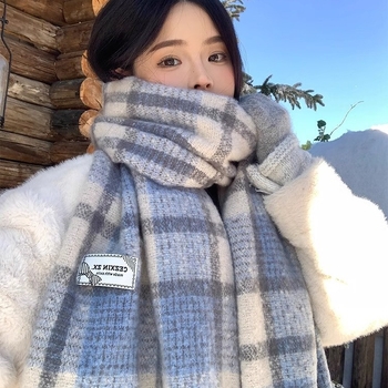 Шал за жена в синьо каре, warp knitting, запазва топлината, Зима 2025, полиестер