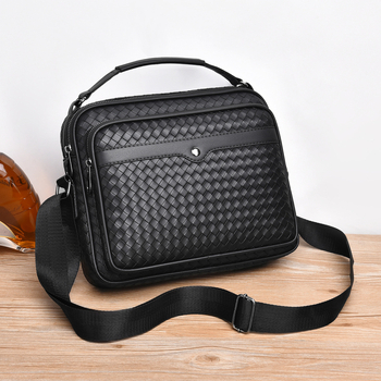 Muška torba preko ramena - Urban Simplicity, PU materiál, otporna na habanje i vodootporna, poliesterova podstava, za poslovna putovanja.
