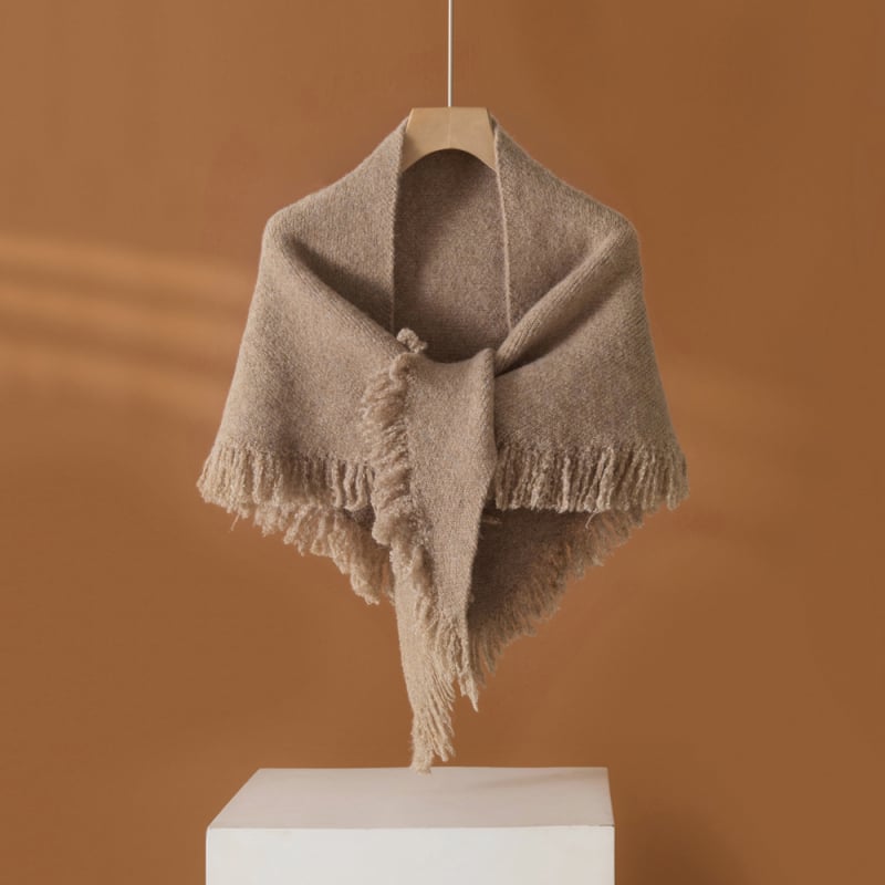 Trokutasti šal s resicama – poliester, plain weave, četiri godišnja doba