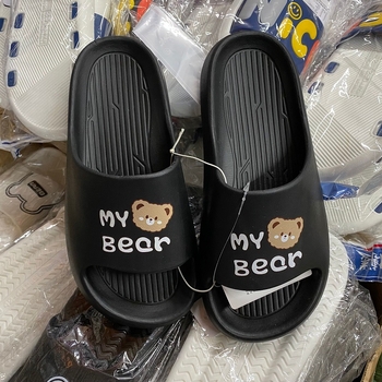 EVA könnyű férfi szandálok, lazító stílus, betűs nyomtatás és rajzfilmszerű dizájn, injektált talp, nyitott slip-on, nyár 2025