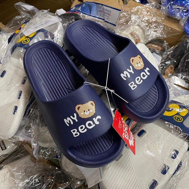 EVA könnyű férfi szandálok, lazító stílus, betűs nyomtatás és rajzfilmszerű dizájn, injektált talp, nyitott slip-on, nyár 2025