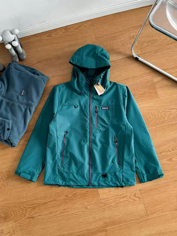 Τρία σε ένα εσωτερικό μπουφάν εξωτερικής εργασίας, με κουκούλα, αδιάβροχο, ανθεκτικό στον άνεμο, παχυμένος πολυεστέρας 60%, χειμώνας 2025