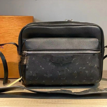 Muška crossbody torba — prava koža, vodootporna, uzorak s slovima, podstava od platna, proljeće 2025