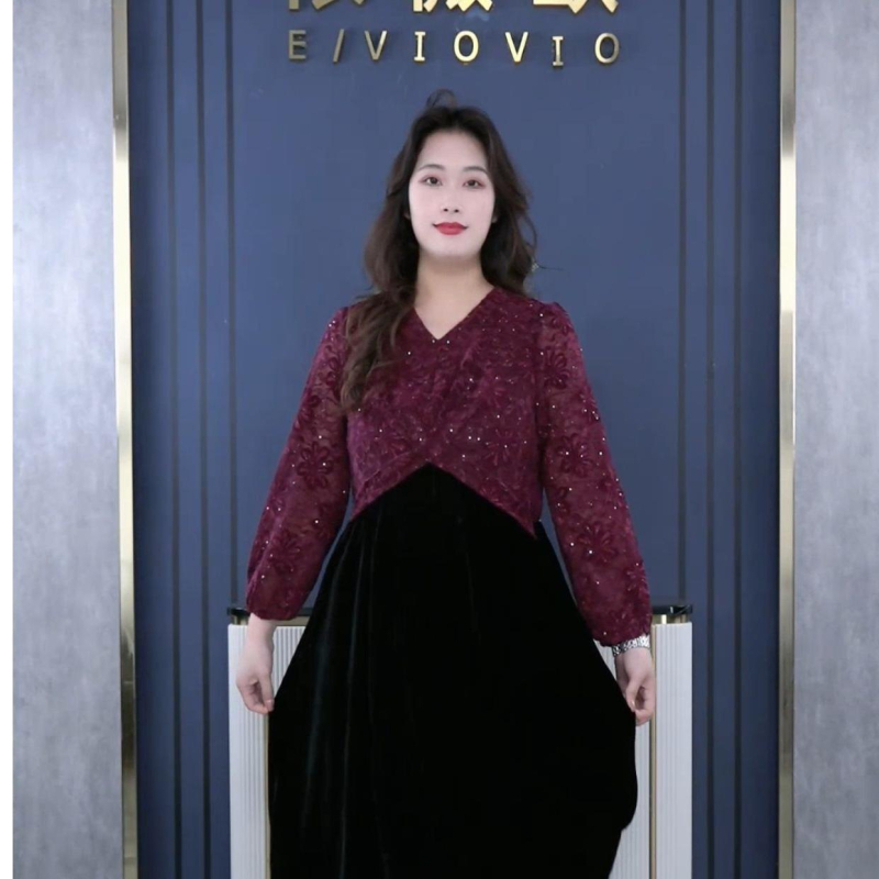 Csipke jacquard részletekkel ellátott chiffon ruha, fő anyag poliészter 90-95%, másodlagos <30%, hossz 99 cm, gyűrődő textúra, elegáns stílus, Kapok Forest márka