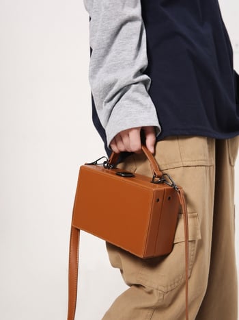 Muška crossbody torba, ulični stil, PU materijal, otporna na habanje, jednobojni uzorak, podstava PU (proljeće 2024)