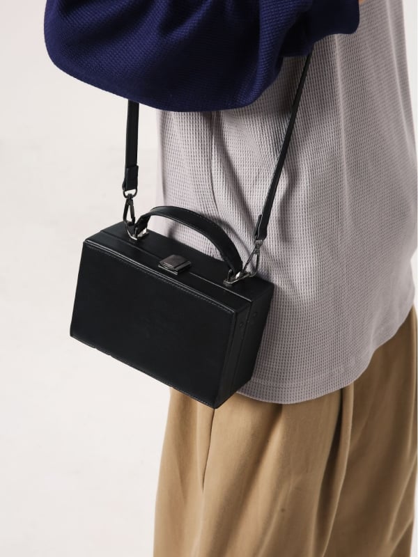 Muška crossbody torba, ulični stil, PU materijal, otporna na habanje, jednobojni uzorak, podstava PU (proljeće 2024)