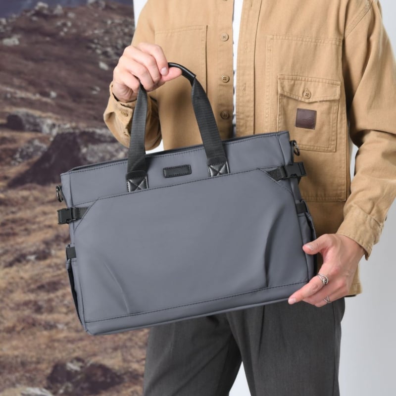 Muška crossbody torba za poslovna putovanja – najlon, vodootporna, podstava od poliestera, smanjuje teret