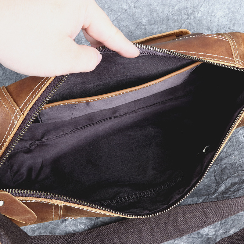 Muška vertikalna crossbody torba od prave kože - prvi sloj goveđe kože, otporna na habanje, jedne boje, podstava poliester-bavlna