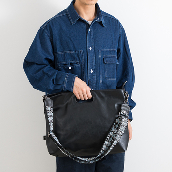 Muška PU crossbody torba, ulični stil, jednobojni uzorak, podstava od poliestera, kompatibilna s 14-inčnim prijenosnim računalom
