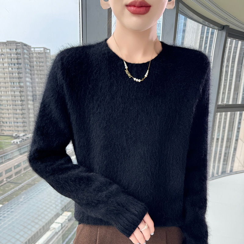 Džemper od Mink Velvet, debeli pleteni, jednobojan, ležerni kroj, okrugli ovratnik, dugi rukavi, pleteni