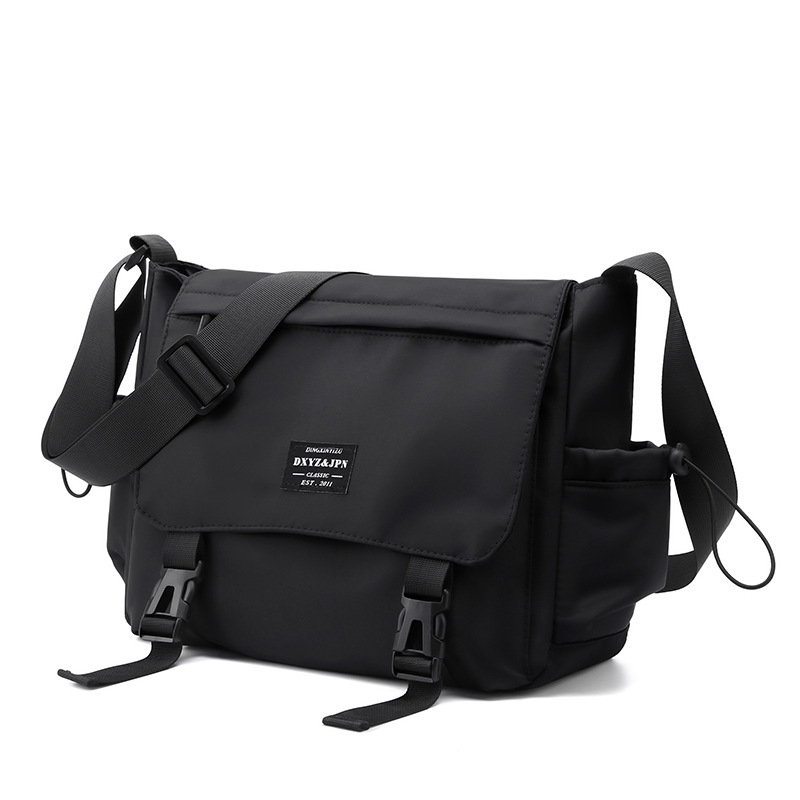 Muška crossbody torba - ulični stil, najlon, podstava od poliestera, jednobojni uzorak, pogodna za rekreacijska putovanja