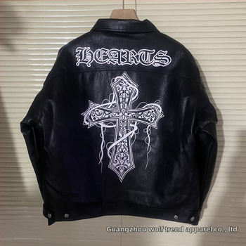 Δερμάτινο μπουφάν PU, γιακά τύπου Lapel, μονόκουμπωτο κλείσιμο, φαρδιά γραμμή, πλαϊνές τσέπες, διακοσμητικά κεντήματα με διασταυρωμένο σχέδιο