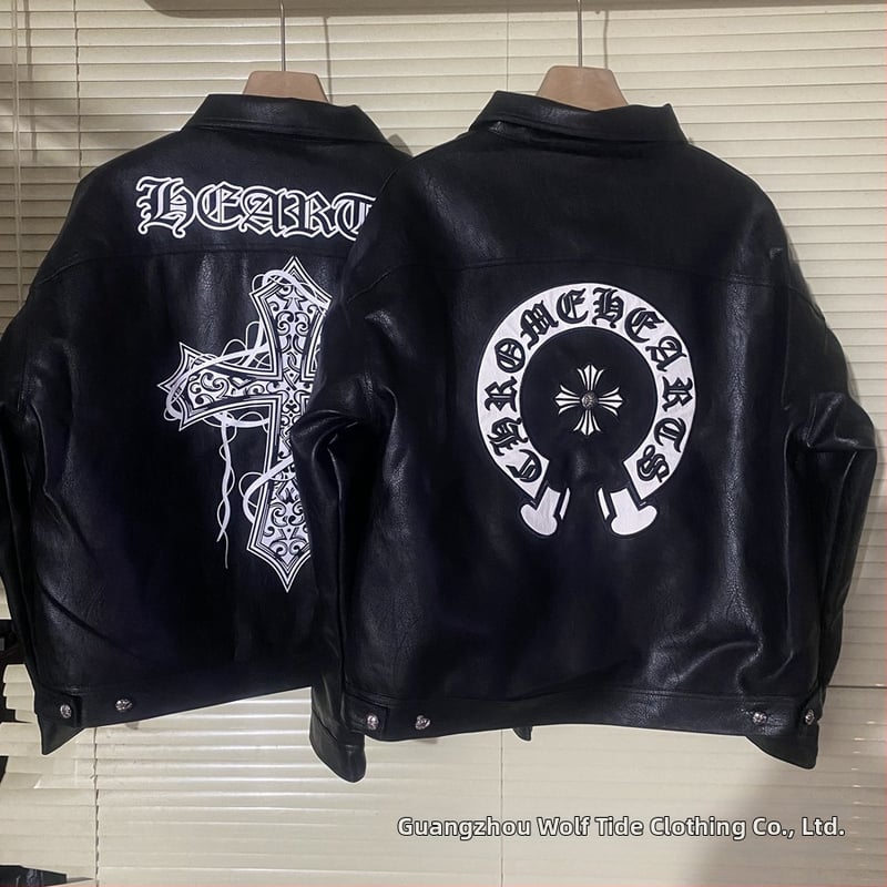 Δερμάτινο μπουφάν PU, γιακά τύπου Lapel, μονόκουμπωτο κλείσιμο, φαρδιά γραμμή, πλαϊνές τσέπες, διακοσμητικά κεντήματα με διασταυρωμένο σχέδιο