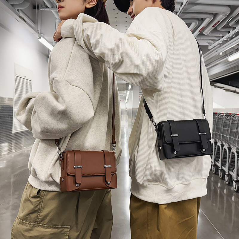 Férfi PU crossbody táska — városi stílus, vízálló, kopásálló, egyszínű, QINYAO