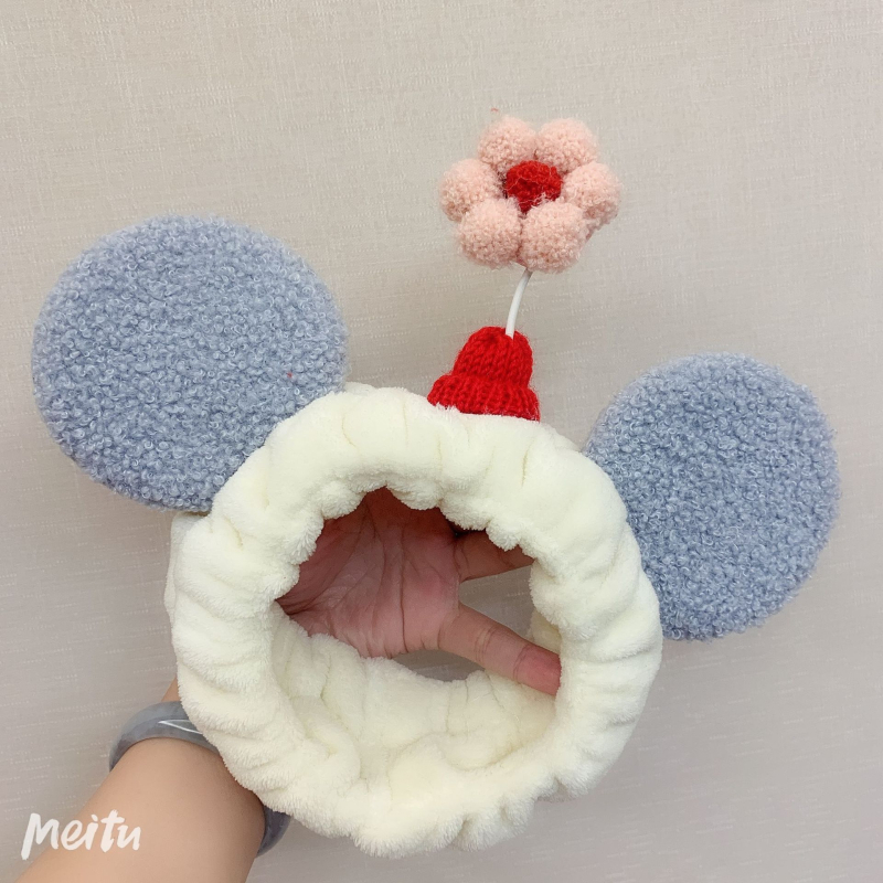 Hajpánt plüss Mickey egér motívummal, karikatúra stílusú, nagy fülek, kis virágok, kockás mintázat, arcmosáshoz