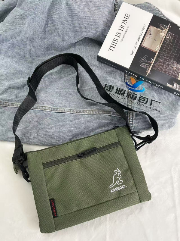 Muška torba preko ramena s izvezenim motivom kengura, korejski stil, Oxford platno, prozračna podstava od poliestera