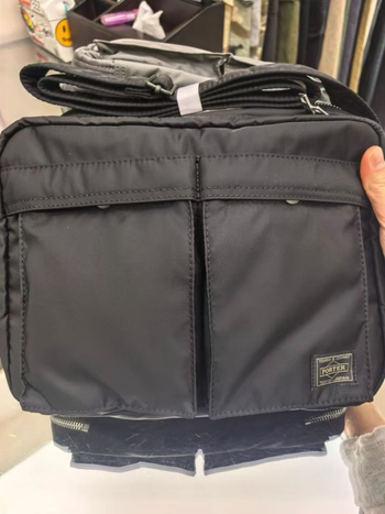 Crossbody torba, gradski minimalistički stil, poliester, podstava od platna, svakodnevna upotreba