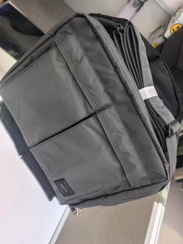 Crossbody torba, gradski minimalistički stil, poliester, podstava od platna, svakodnevna upotreba