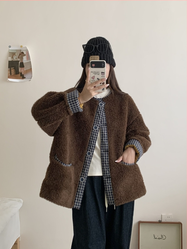 Geacă damă din fleece cu model patchwork în carouri, croială lejeră, poliester cu spandex 50-70%, iarnă 2025