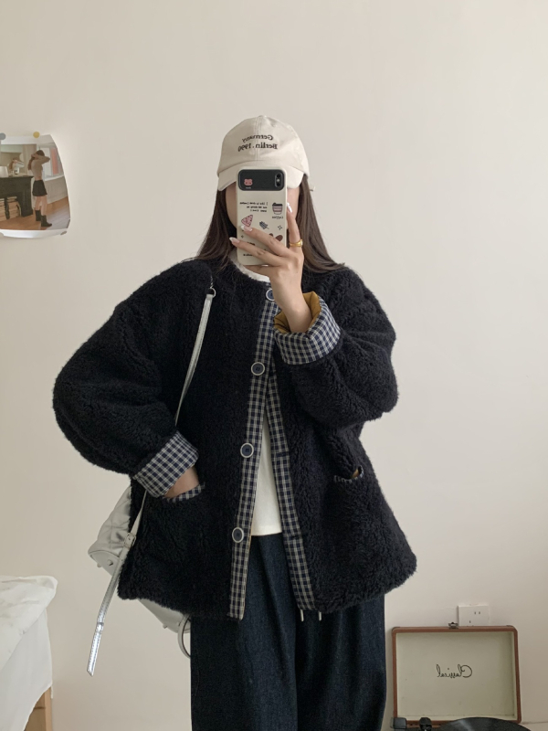 Geacă damă din fleece cu model patchwork în carouri, croială lejeră, poliester cu spandex 50-70%, iarnă 2025