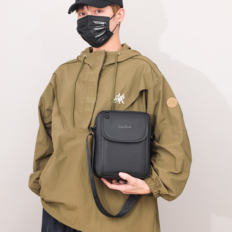 Muška torba preko ramena — gradska jednostavnost, PU materijal, uzorak s slovima, CeliKoel