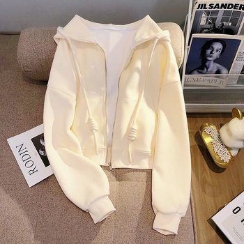 Cardigan scurt cu glugă și fermoar, croială lejeră, corduroy, amestec din păr de iepure 50–70%, primăvara 2023