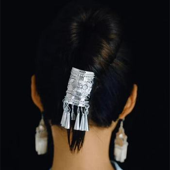 Щипка за коса с пискюли в етно стил, сплавна основа, капковидна форма, електроплатирана, за сватби