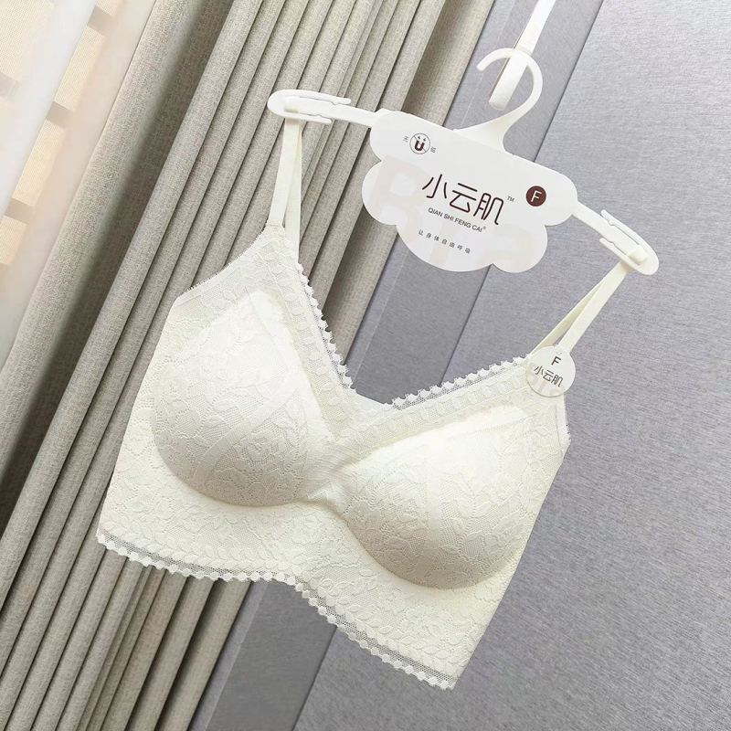 Bezšivni čipkasti grudnjak-top, najlon 80-90%, tanke oblikovane košarice, prozračan